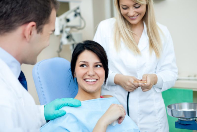 Consider These 5 Important Tips While Choosing the Right Dentist